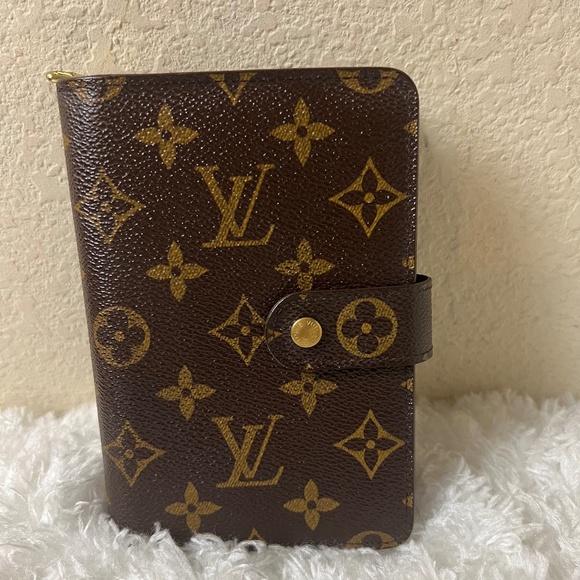 Louis Vuitton Monogram Organizer Wallet - Picture 1 of 9
